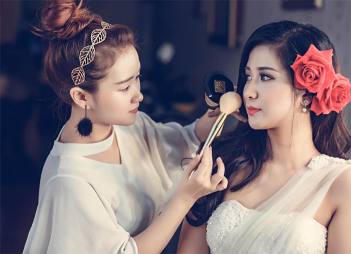 Dạy trang điểm cá nhân dành cho nhân viên văn phòng và bán hàng